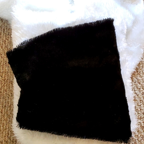 Black Luxe Faux Fur Infinity Scarf - Picture 5 of 6